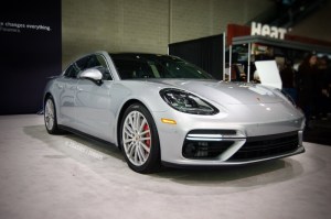 Porsche-Panamara-turbo-front-quarter